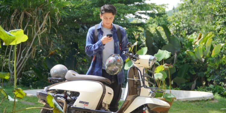 Scomadi Technica 200i Adventure ‘Mejeng’ di Drama Komedi Sugar Daddy The Series