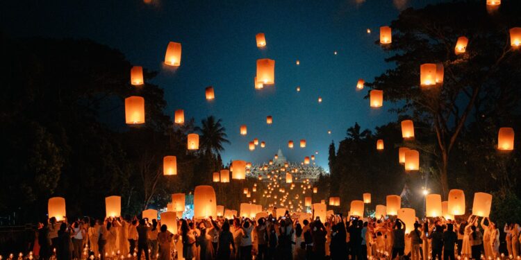 Perayaan Waisak di Candi Borobudur Perkuat Perekonomian Daerah