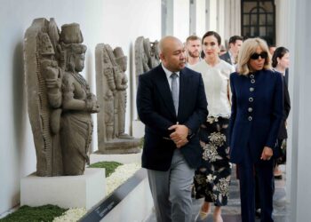 Menpar Widiyanti Dampingi Brigitte Macron, Ibu Negara Prancis dalam Spouse Program ke Museum Nasional dan Borobudur