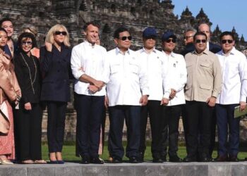 Ini Kata Presiden Prabowo ke Emmanuel Macron di Candi Borobudur
