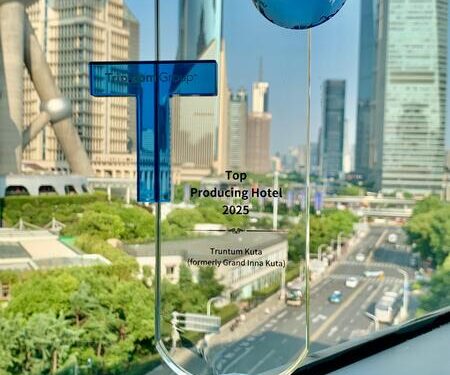 Truntum Kuta Terima Penghargaan “Top Producing Hotel 2025” dari Trip.com di Shanghai, Tiongkok