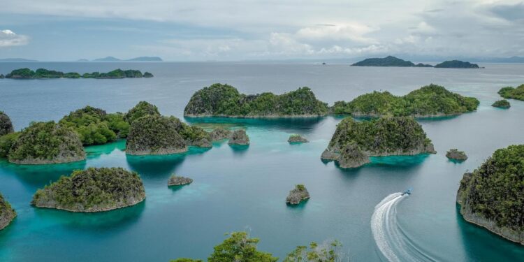 Ini Tiga Langkah Strategis Kementerian Pariwisata Tangani Raja Ampat yang Terancam Tergusur Tambang Nikel