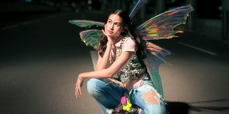 Maudy Ayunda Sapa Hangat dan Penuh Makna di Lagu Terbaru, “Bulan, Bawa Aku Pulang”