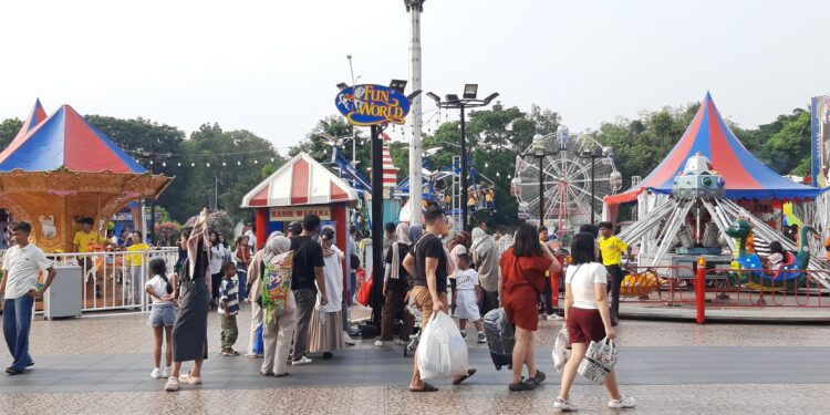 Serunya Bermain di Wahana Permainan Jakarta Fair 2025