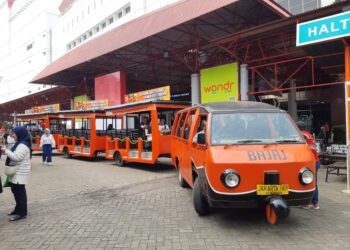 Keliling Jakarta Fair  Naik Wara Wiri Dijamin Anti Capek