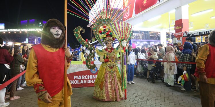 Meriahnya Warna warni Karnaval, Genapi Kebahagiaan Pengunjung Jakarta Fair 2025