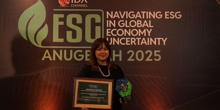 XLSmart Kembali Sabet Tiga Penghargaan Bergengsi