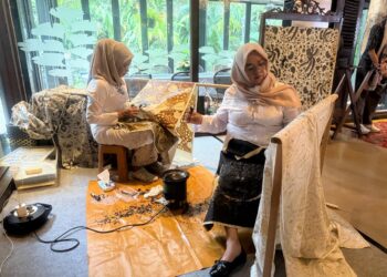 YBI Suguhkan Gelar Batik Nusantara 2025, Angkat Keindahan Batik Merawit Cirebon