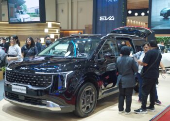 GIIAS 2025, Kia Sajikan Carnival Hybrid dan Carens, Mobil Pilihan Keluarga Modern