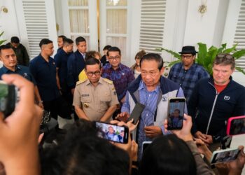 SBY Bersama Menekraf Dukung Kolaborasi Pelukis Jerman, Christopher Lehmpfuhl dan Indonesia Abadikan Monas