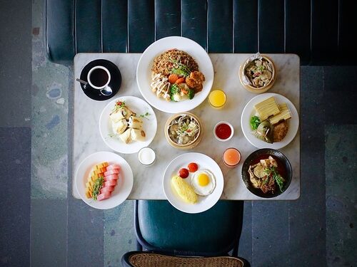 Hari Minggu Semakin Seru dengan All You Cat Eat Brunch Me In! di Double Chin Restaurant & BAR