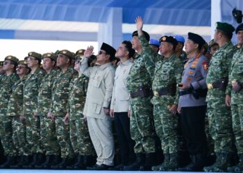 Menteri Ekraf Hadiri Upacara Gelar Pasukan TNI dalam Menjaga NKRI