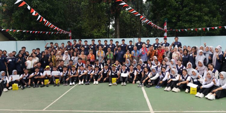 Adira Finance Bagikan 50 Beasiswa ke LPK Tomoni Marawa Abadi melalui Increso