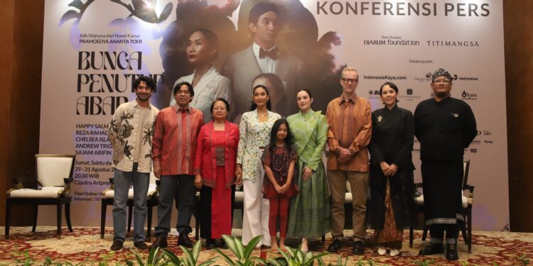 Seabad Pramoedya Ananta Toer, Titimangsa Pentaskan ‘Bunga Penutup Abad’