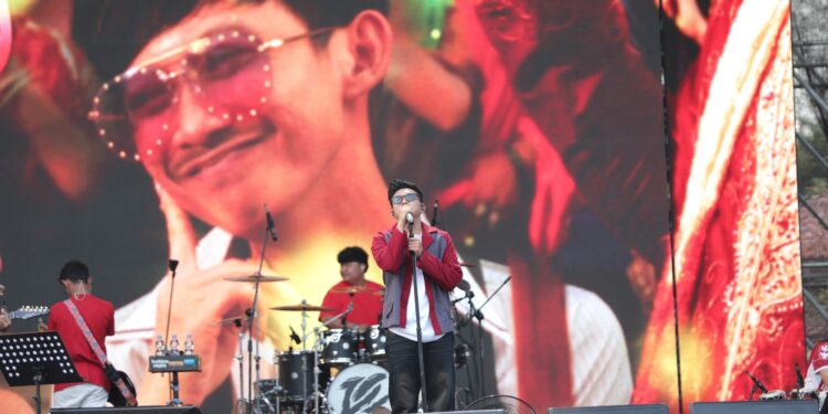 Joget Senja Bareng Denny Caknan di RI Fest JIExpo