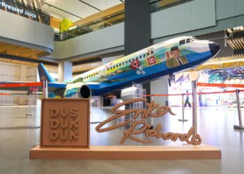 Replika Pesawat Berbahan Kardus Raih Rekor MURI, Dipamerkan hingga 25 Agustus 2025 di Agora Mall Jakarta