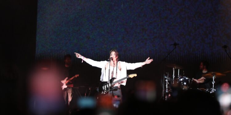 LANY Puaskan Dahaga Penonton di LaLaLa Fest 2025