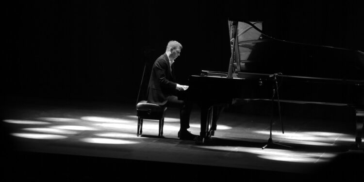 Adam Gyorgy Ciptakan Harmoni Keindahan Musik Klasik di Konser Piano Recital: Liszt, Bach & Chopin
