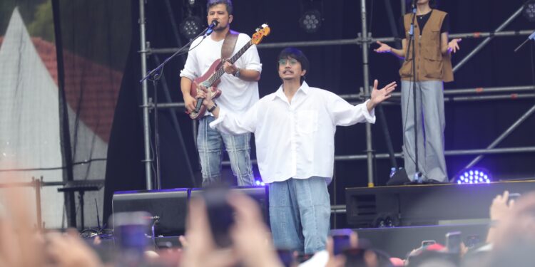 Sheila On 7 Tampil Tak Biasa di Pestapora 2025