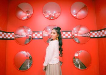 Efah Aaralyn Senandungkan Kembali Lagu Lawas ‘Ingat Ingat Pesan Mama’