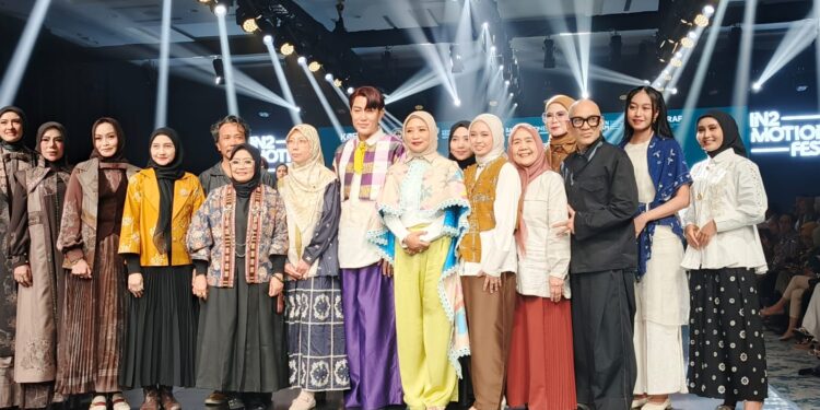 IN2MOTION FEST 2025, Nina Nugroho Unjuk Karya Koleksi Silfira “Silent Fire”