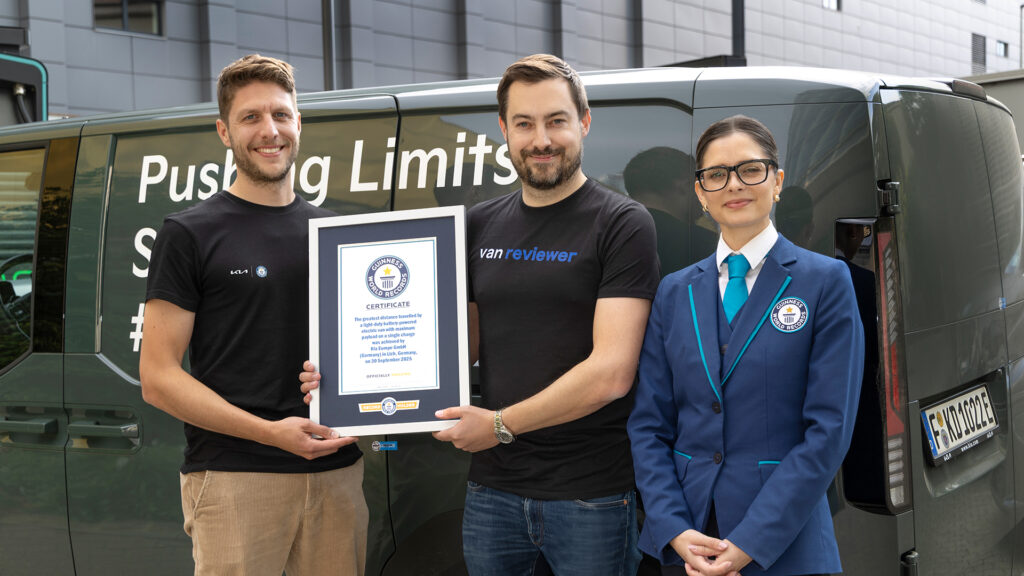 Kia PV5 Cargo meraih penghargaan GUINNESS WORLD RECORDS TM untuk kendaraan komersial ringan listrik (eLCV)