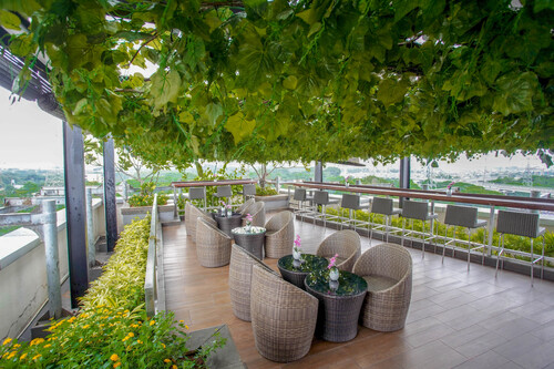 Sky Lounge 360 Derajat, Sudut Pandang Baru Jakarta Timur, ada di Vasaka Hotel Jakarta