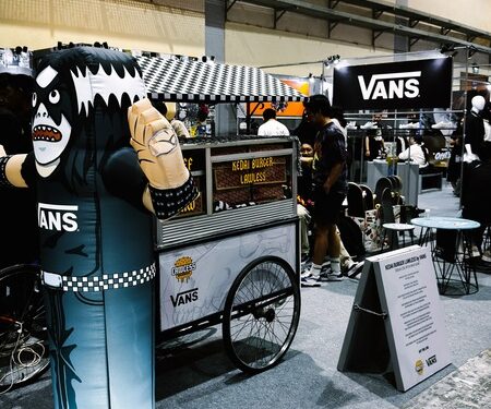 Vans Hadirkan Kedai Burger Lawless di Ajang USS 2025