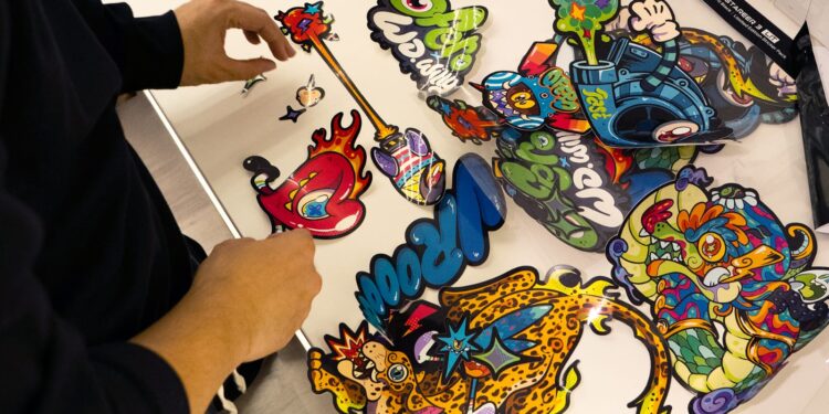 Ofero Gandeng Ilustrator WD.Willy Luncurkan Stareer 3 Lit Brilliant Black