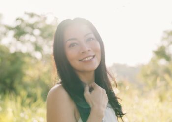 Dee Lestari Sajikan (Jangan) Jatuh Cinta, Menguak Pertentangan Logika dan Hati