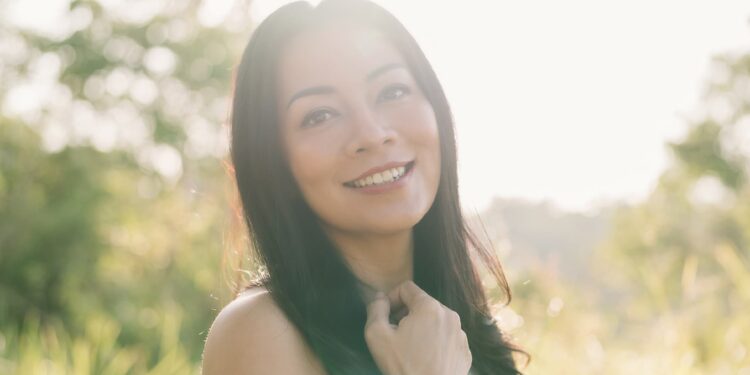 Dee Lestari Sajikan (Jangan) Jatuh Cinta, Menguak Pertentangan Logika dan Hati