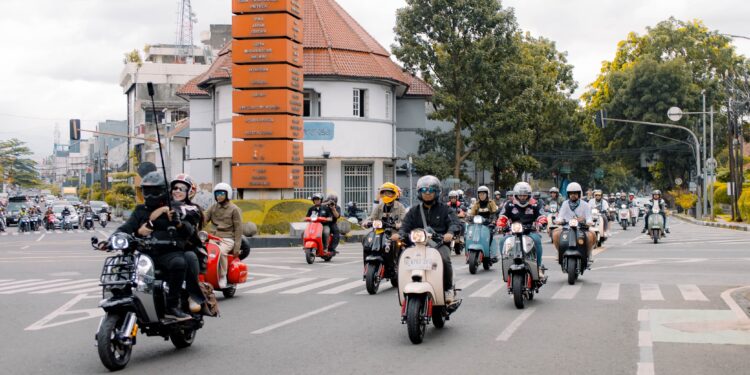 Scomadi Experience Center Bandung Genap 1 Tahun Adakan Ride Care Share