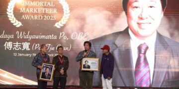 MarkPlus Anugerahi Mendiang Murdaya Po “Immortal Marketeer Award 2025”