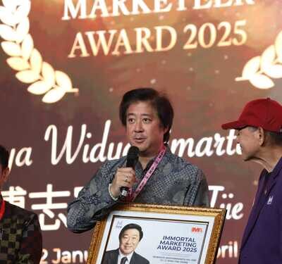 MarkPlus Anugerahi Mendiang Murdaya Po “Immortal Marketeer Award 2025”