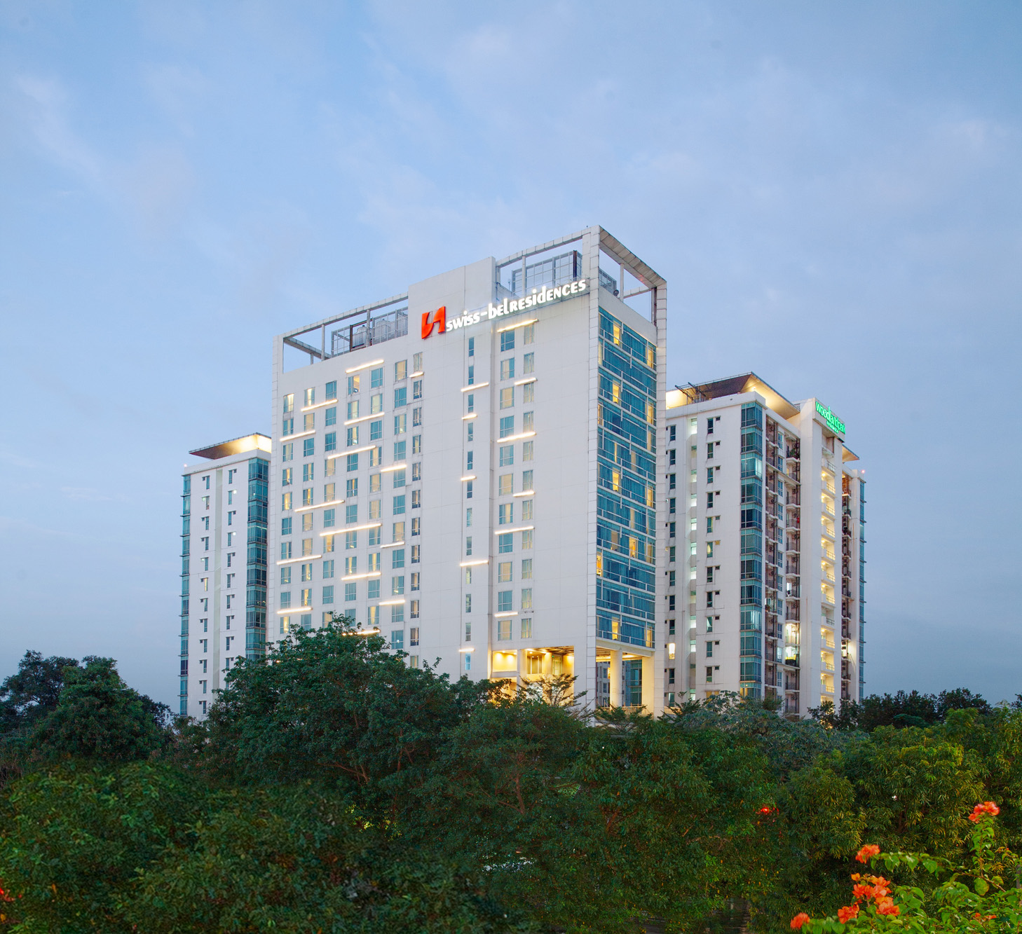 Swiss-Belresidences Kalibata Hadirkan Suasana Neon Futuristik “Light It Up” di Perayaan Tahun Baru 2026