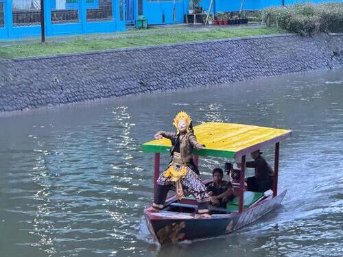 KAI dan KAI Wisata Bersinergi Hadirkan Wisata Perahu Ala Korea di Stasiun Tuntang