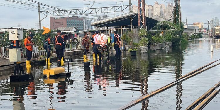 KAI Wisata Sampaikan Permohonan Maaf atas Gangguan Operasional Kereta Wisata Akibat Banjir