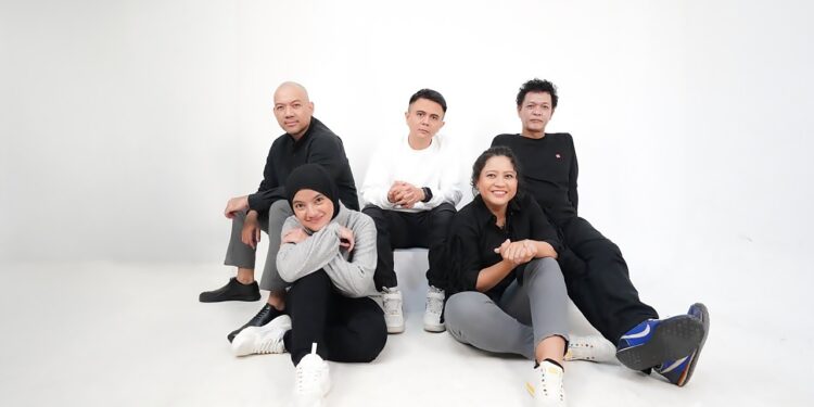 Base Jam Rayakan 32 Eksistensi, Luncurkan Buku Biografi “Dari Band Sepele Hingga Tiga Dekade”