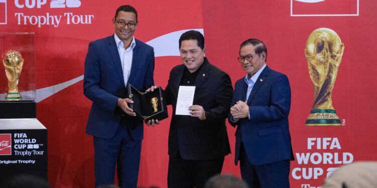 FIFA World Cup Trophy Tour Kunjungi Jakarta, Ini Kata Gubernur Pramono Anung