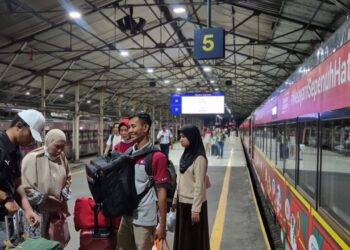 KAI Wisata Perkuat e-Porter Layanan Angkut Praktis Demi Kenyamanan Perjalanan Pelanggan di 14 Stasiun