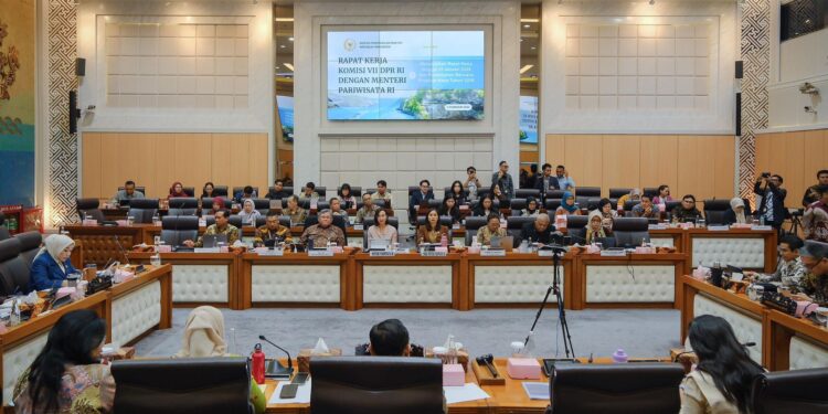 Menpar Beberkan Kinerja Pariwisata 2025 di Depan DPR, Ini Hasilnya