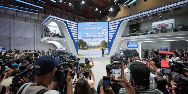IIMS 2026, VinFast Umumkan Secara Resmi Harga Limo Green