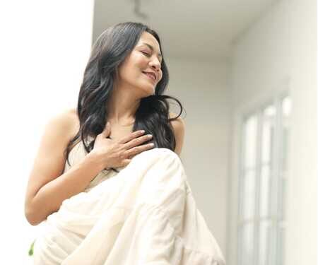 Dee Lestari Lantunkan Single Ikonik Perahu Kertas, Terdengar Lebih Dewasa, Megah dan Magis