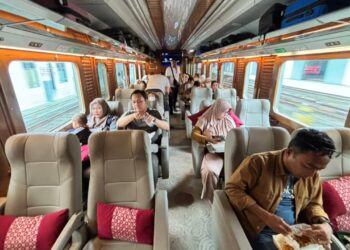 Scenic Love Journey, Merayakan Valentine Day Penuh Romantis di Kereta Priority & Panoramic