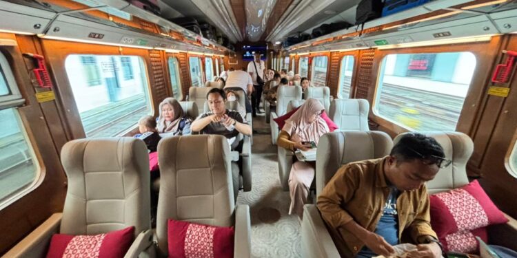 Scenic Love Journey, Merayakan Valentine Day Penuh Romantis di Kereta Priority & Panoramic