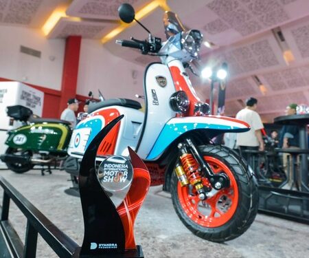 Scomadi Turismo Technica Mods Edition Sabet Best Scooter Classic di IIMS 2026