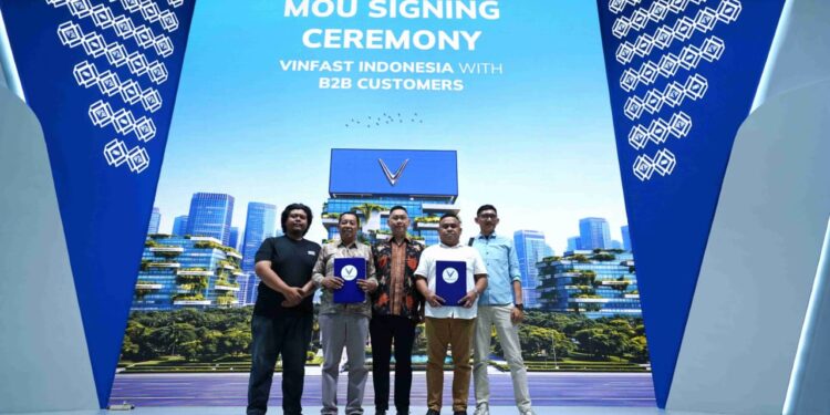 VinFast Sepakati Penyediaan 400 Unit Limo Green untuk Dua Perusahaan Transportasi Ternama