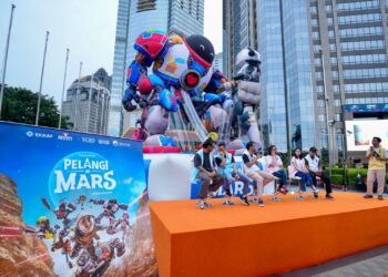 Balon Raksasa Film Pelangi di Mars Hiasi Kawasan SCBD Jakarta