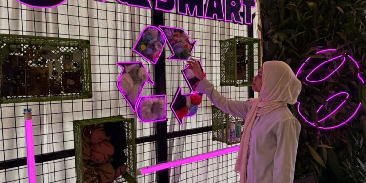 Kinerja Keberlanjutan Membaik, XLSmart Tempati Rating 2 Sustainable Fitch