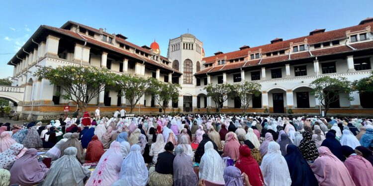 KAI Wisata Gelar Salat Idulfitri di Lawang Sewu Semarang